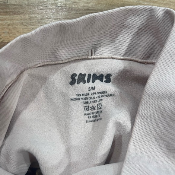 Skims Kim Kardashian Women’s Shape-wear S/M New without Tags - Picture 3 of 3